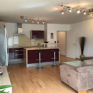 Apartment Bright With A Free Parking Garage @ Wienerberg, Vienna
